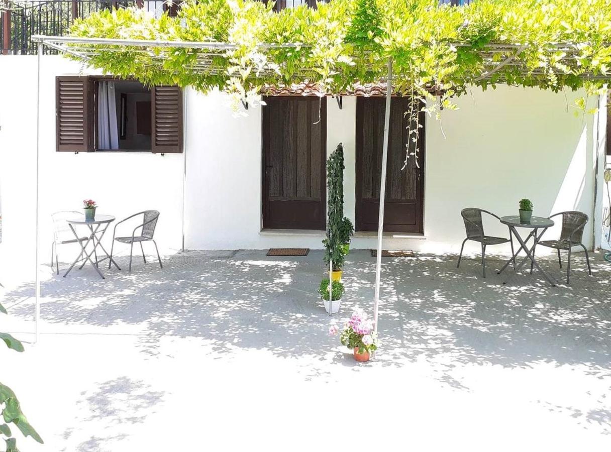 Daphnes Apartments Ratzaklíon Esterno foto